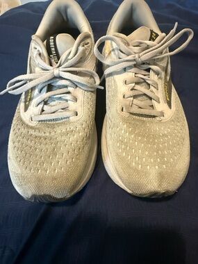 Brooks Adrenaline GTS 24 Men's Gray Mesh Running Shoes Size 8 Men No Box Used